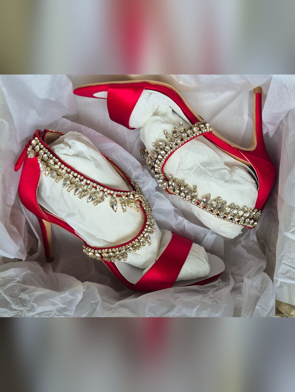 Badgley Mischka Crystal Embellished Satin Heels Size 8 – New In Original Box